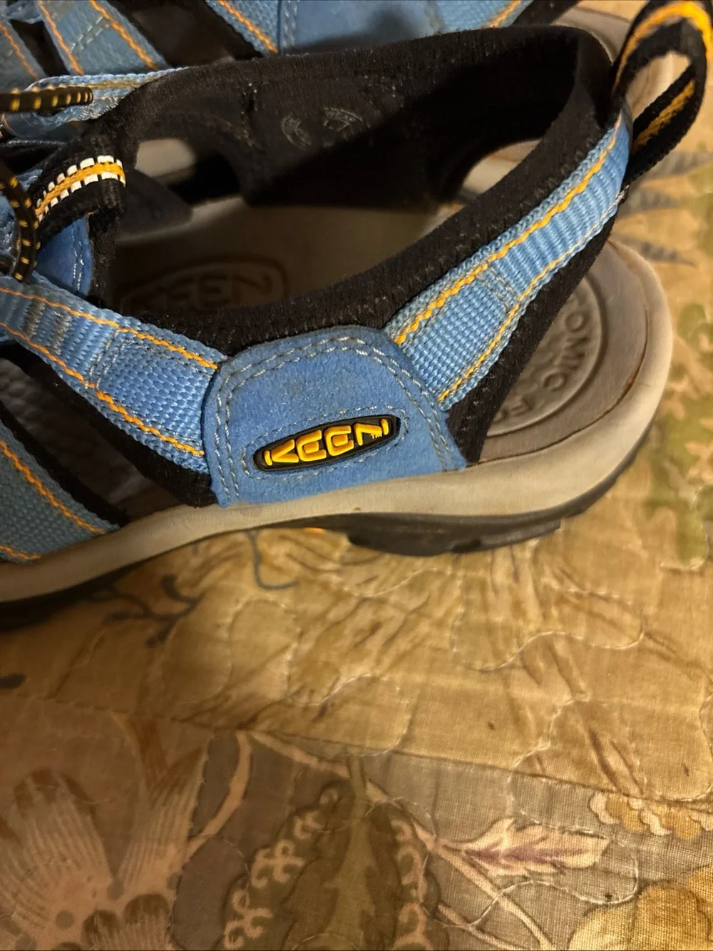 Women’s Keen Size 7 Outdoor Sandals with Protective Toe Blue with Yellow accents